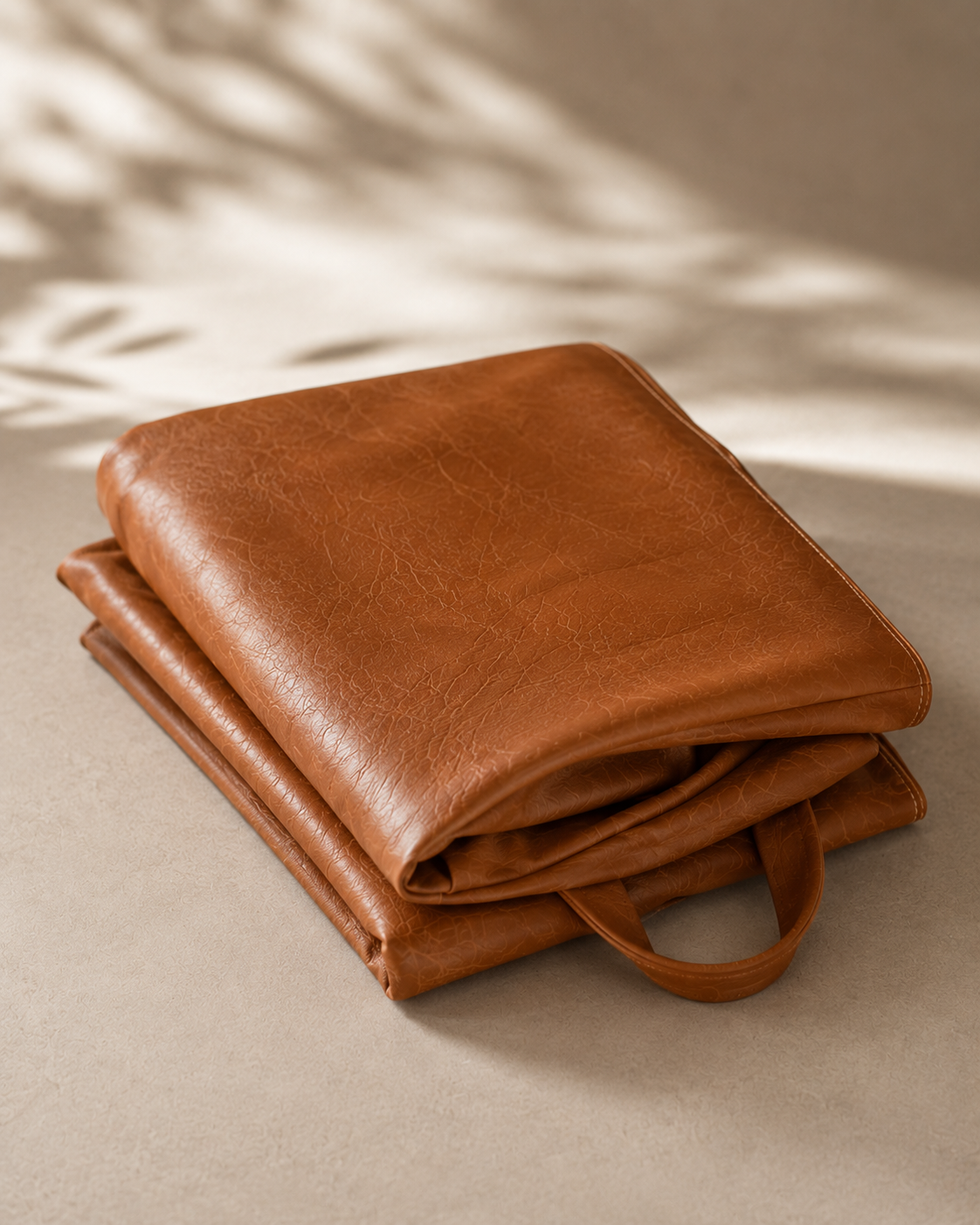 Pouf lounge cognac Mowana plié avec remplissage inclus Image